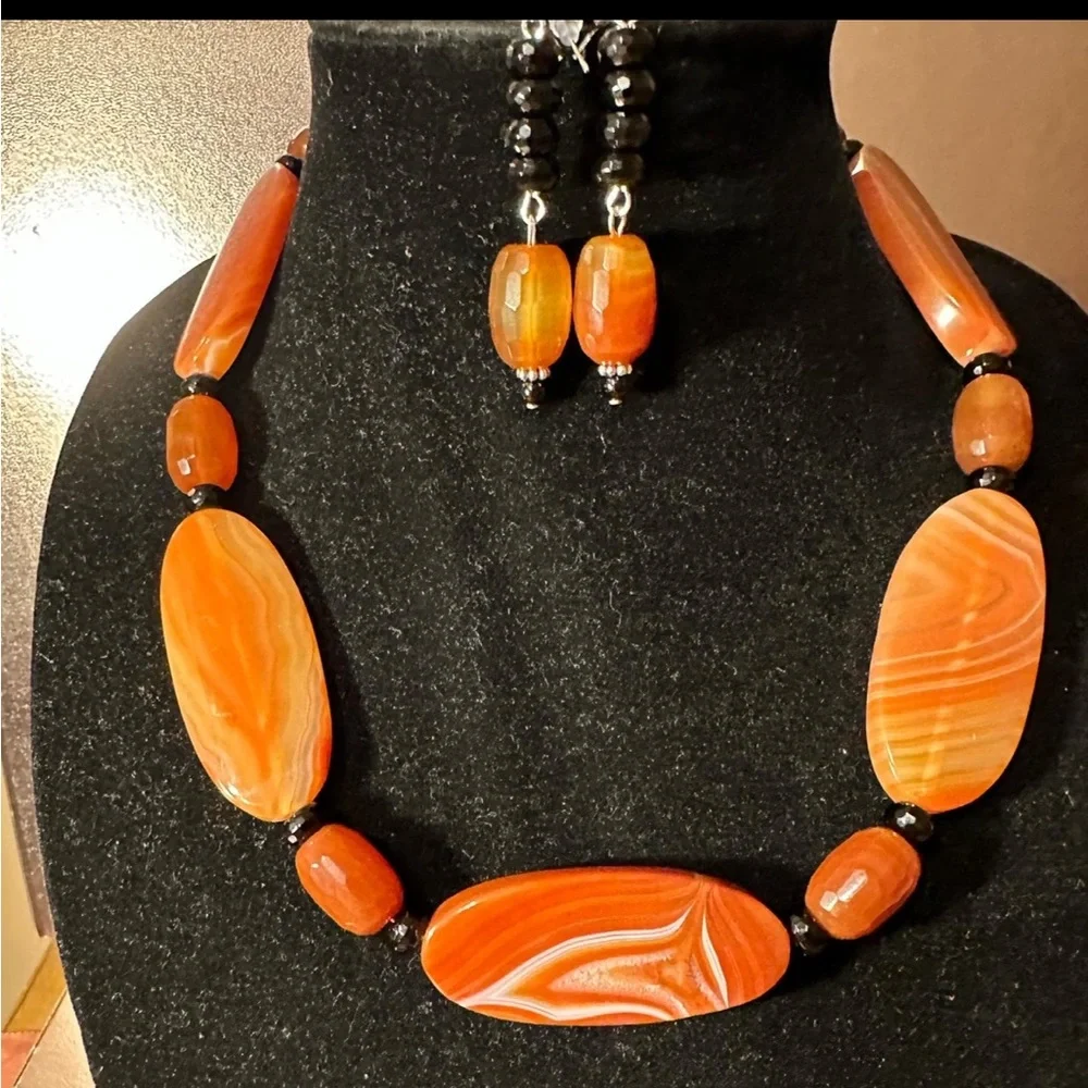 2Pc Semi-Precious Carnelian & Onyx Necklace & Earring set. - Picture 1 of 3